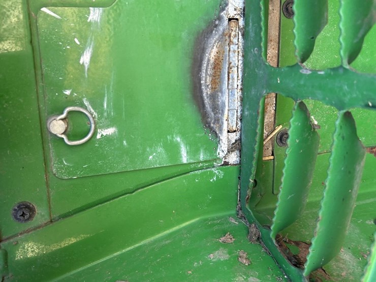 2013-john-deere-6170r-image-32