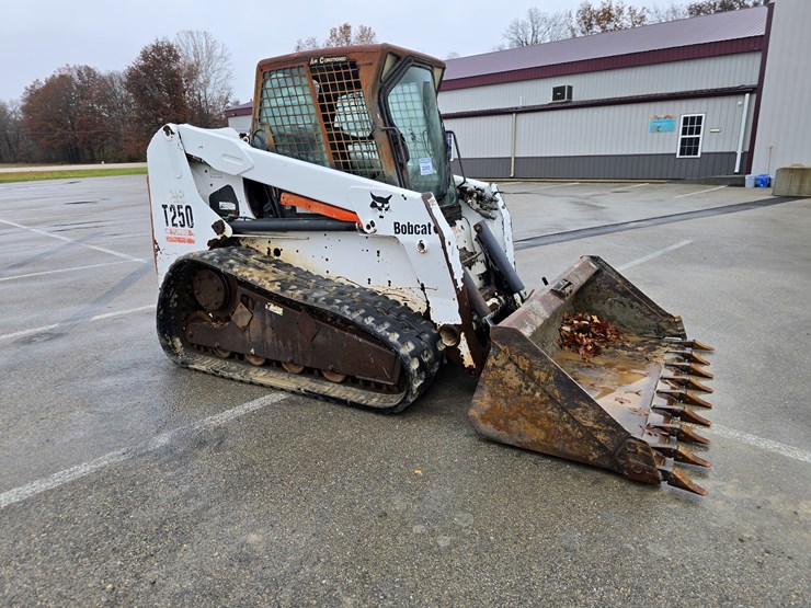 bobcat-t250-image-30