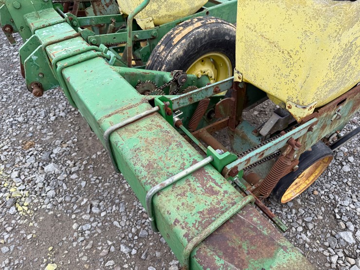 12-john-deere-12-image-8