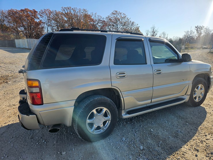 2004-gmc-yukon-image-12