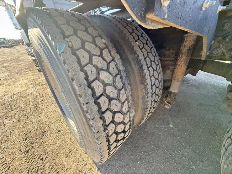 #1965-•-2008-international-eagle-day-cab-truck-tractor-image-58