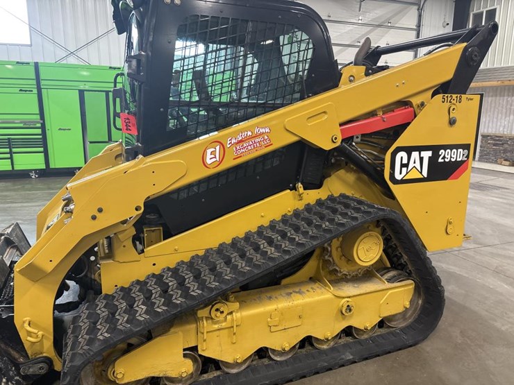 2018-caterpillar-228-image-8