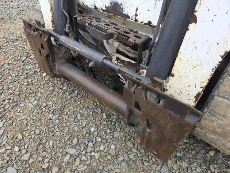 2013-bobcat-t770-image-10