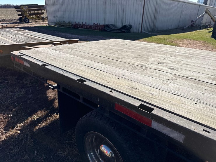 2001-chevy-c6500-truck-image-12