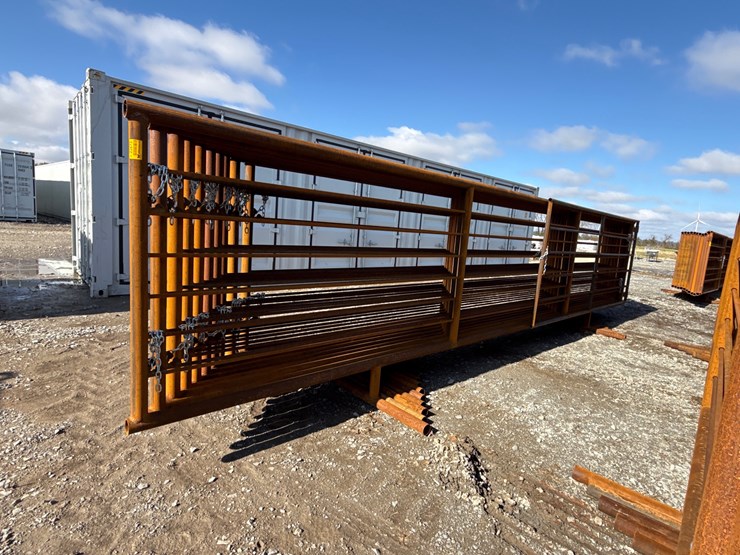 #22673-•-(9)-cattle-panels-&-(1)-gate-image-2