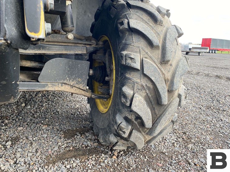 john-deere-835e-image-9