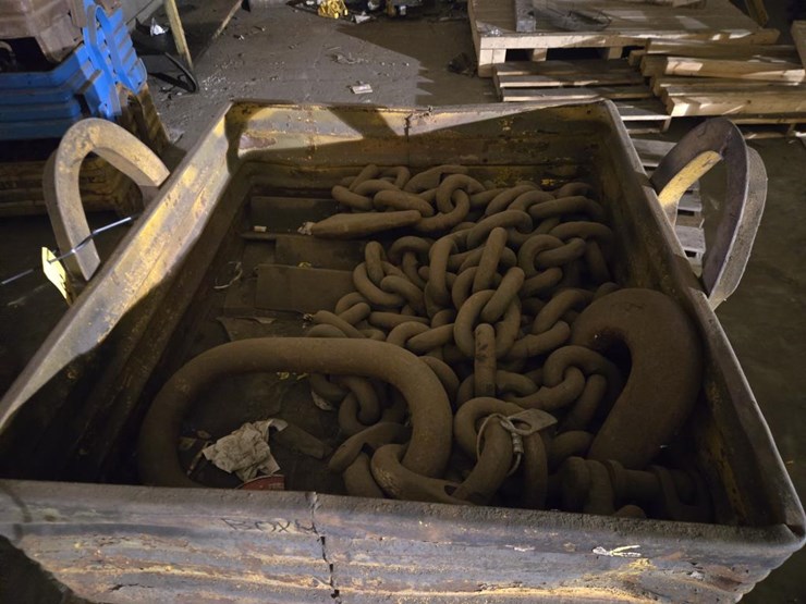 #3410-•-(3)-steel-crates-w/-heavy-duty-chains-image-5