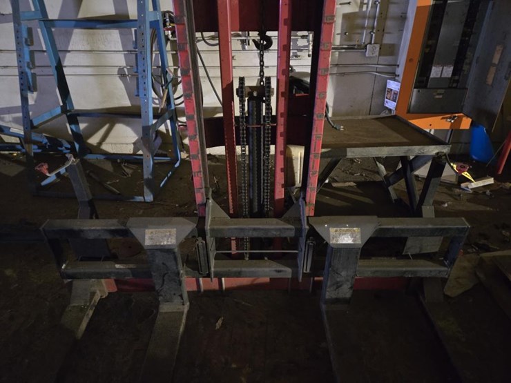 #3449-•-heftee-4000lb-hydraulic-service-lift-image-5