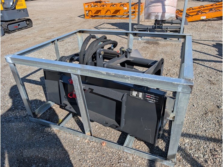 landhonor-mini-skid-steer-grapple-bucket-44"-image-5