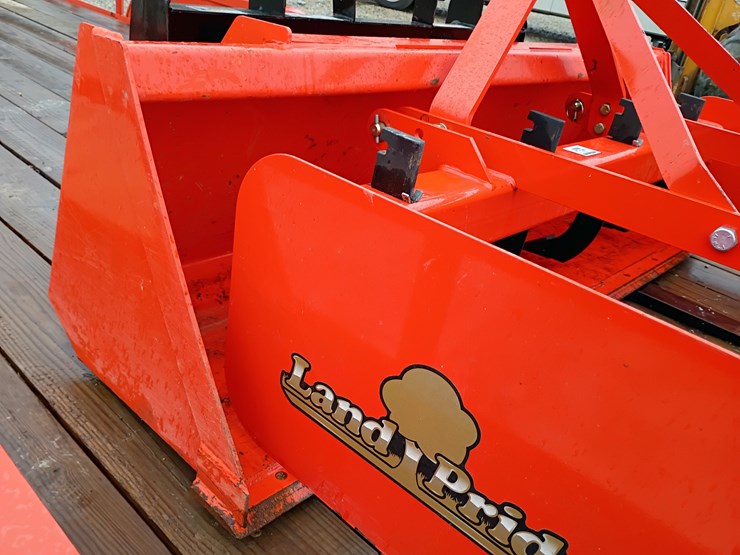 2022-kubota-la526-image-129