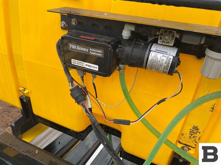 new-holland-340-image-62