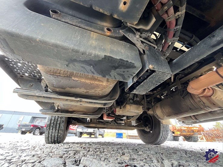 2017-freightliner-m2-s/a-tank-truck-image-25