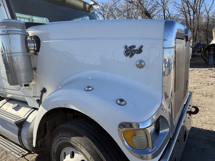 #1955-•-2008-international-eagle-day-cab-truck-tractor-image-11
