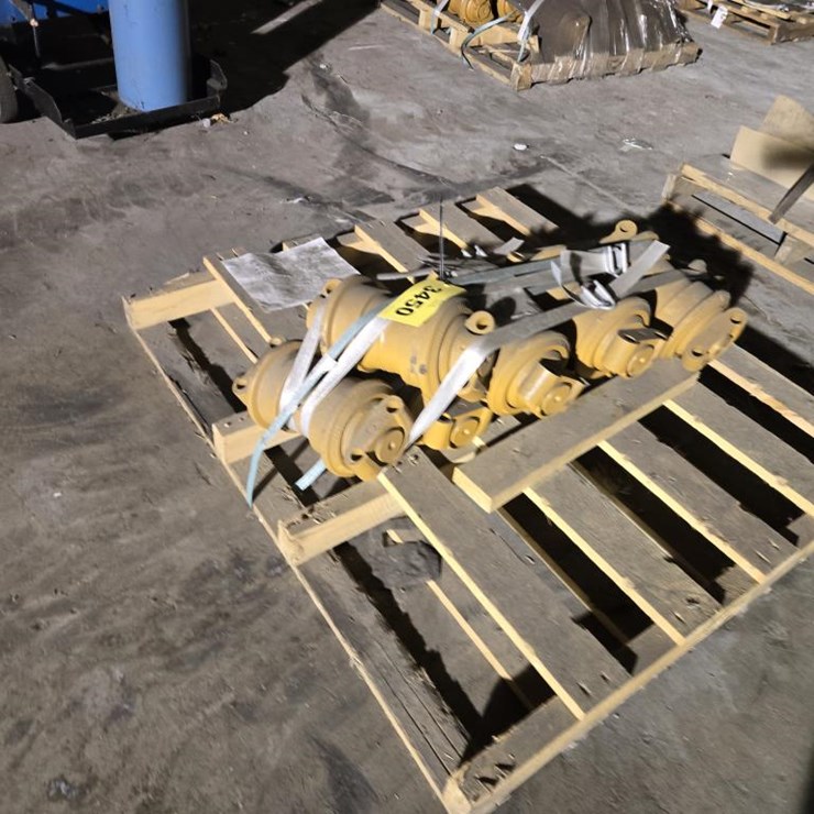 #3450 • Pallet of Berco KM3928 Rollers