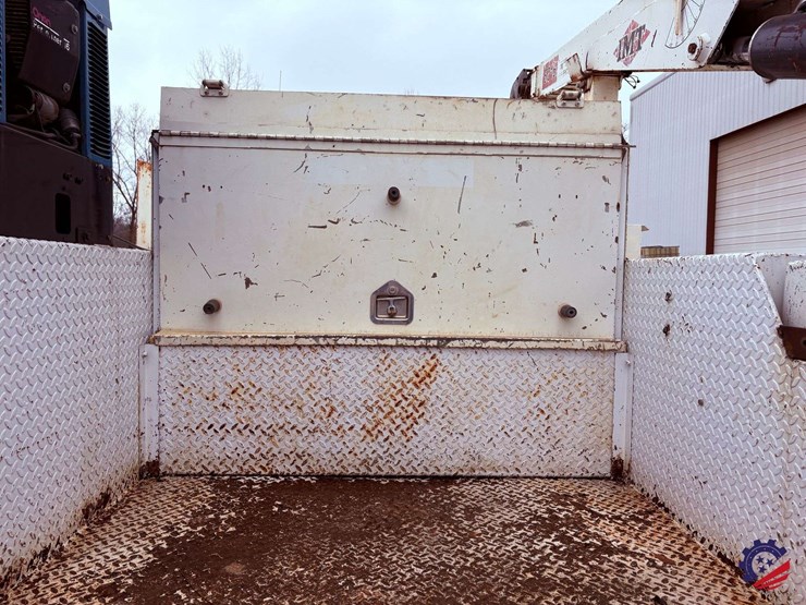 1998-freightliner-fl70-image-34