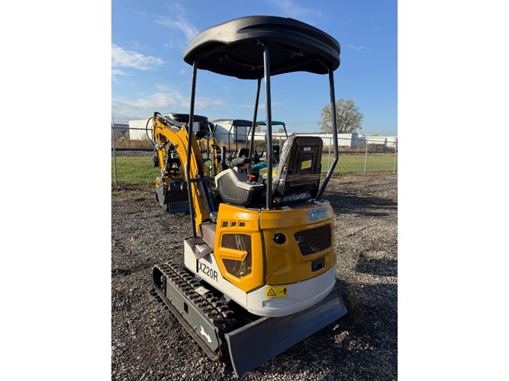 cfg-xz20r-mini-excavator-w/-mechanical-thumb-image-4