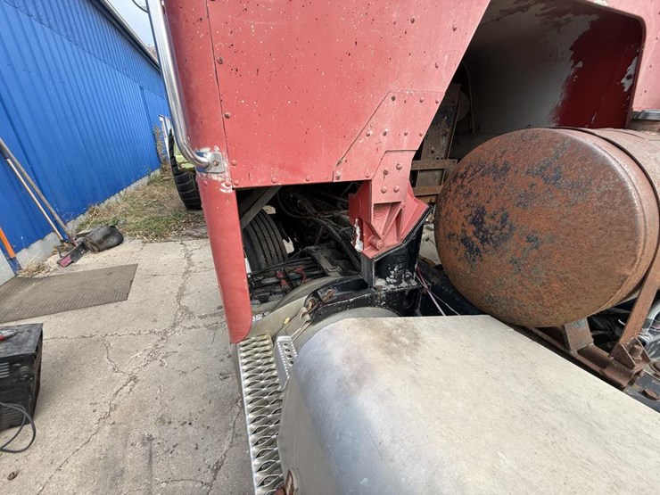 #1193-•-1984-peterbilt-cab-over-truck-tractor-image-34