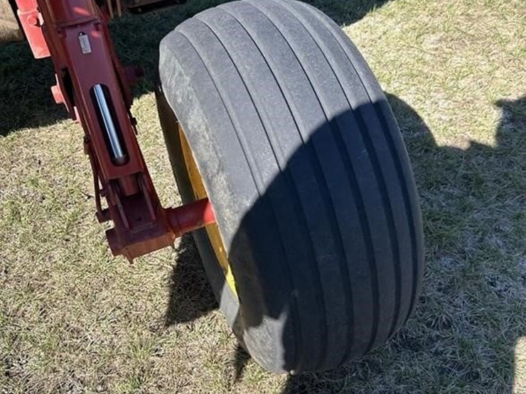 2014-new-holland-h7460-image-41