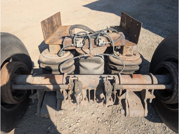 lift-axle-w/-air-ride-suspension,-aluminum-rims-image-7