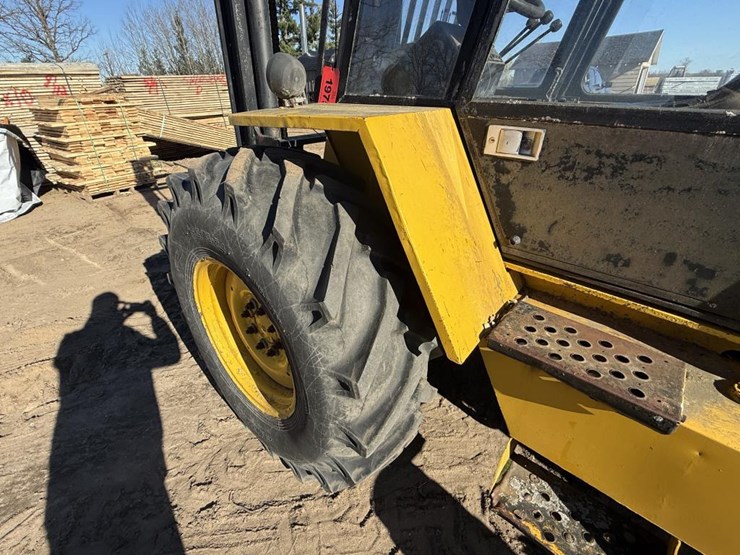 #1975-•-massey-ferguson-14k-forklift-image-23