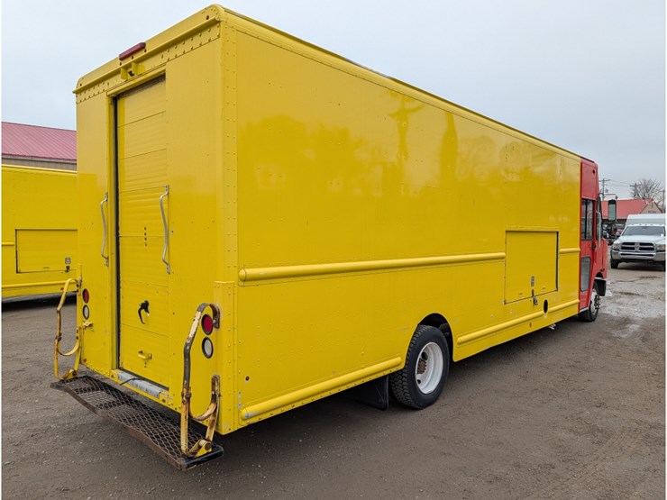 2017-freightliner-mt55-image-6