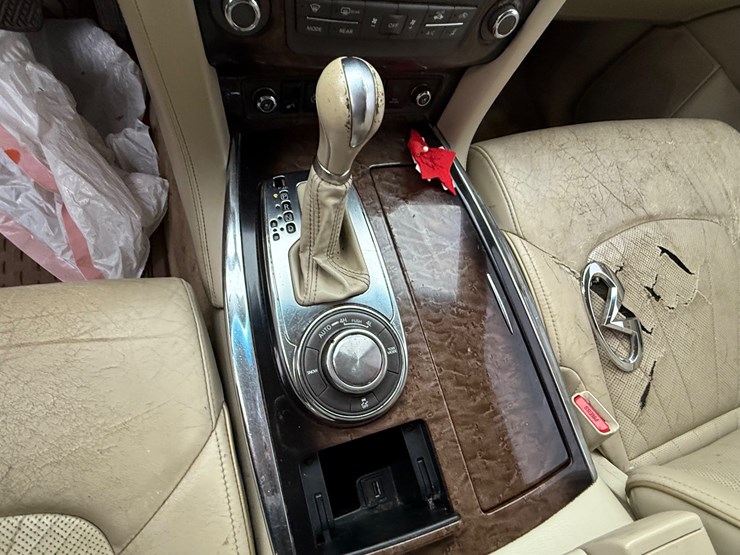 2012-infiniti-qx56-image-49