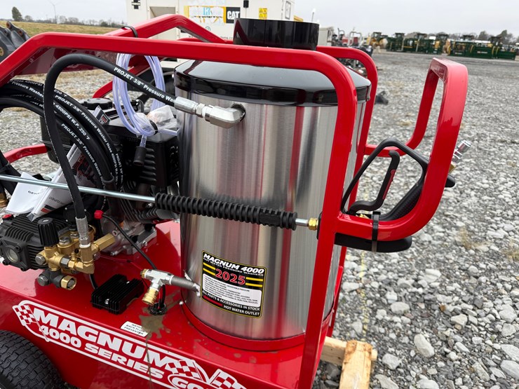 #4-•-unused-magnum-4000-series-hot-water-pressure-washer-inv#33543-image-8