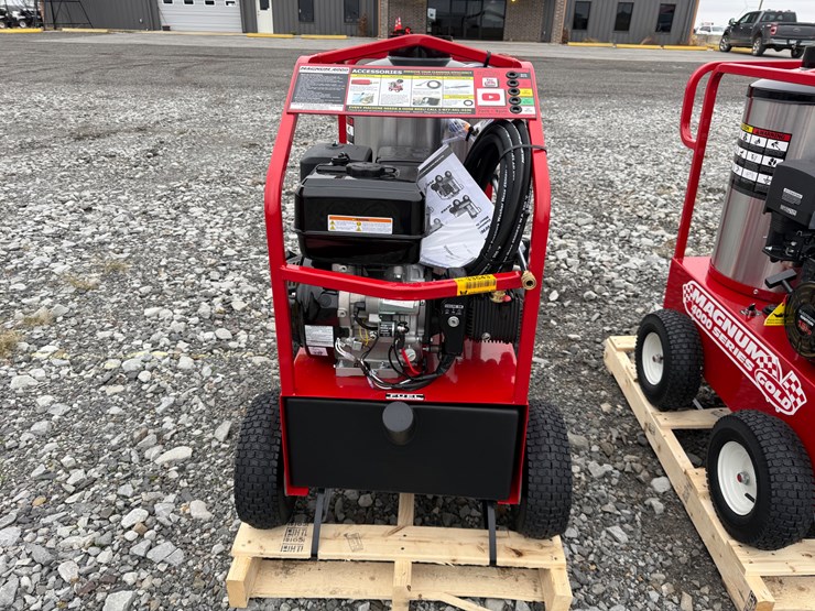 #4-•-unused-magnum-4000-series-hot-water-pressure-washer-inv#33543-image-3