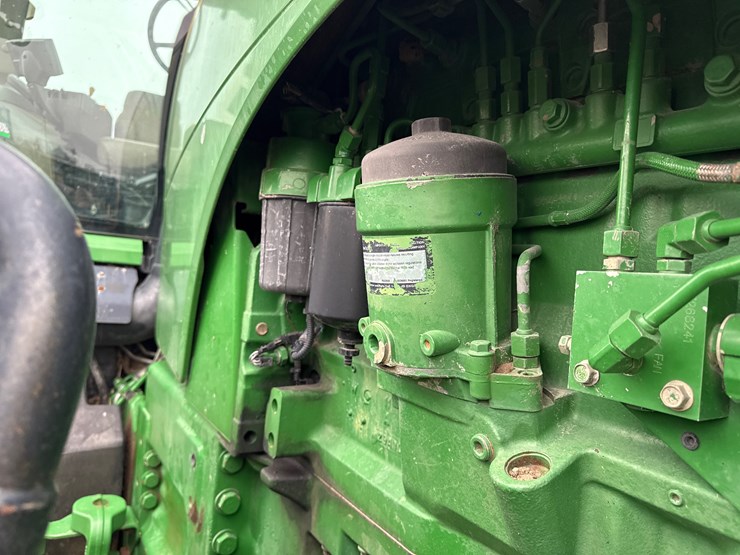 john-deere-8320r-image-32