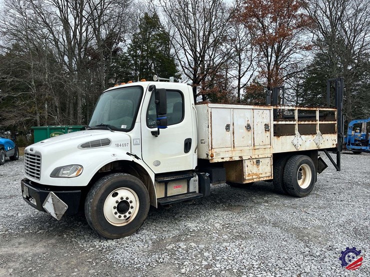 2017-freightliner-m2-s/a-tank-truck-image-1