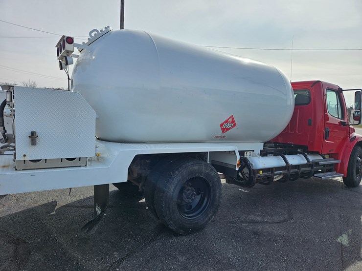 2016-freightliner-s2g-image-16