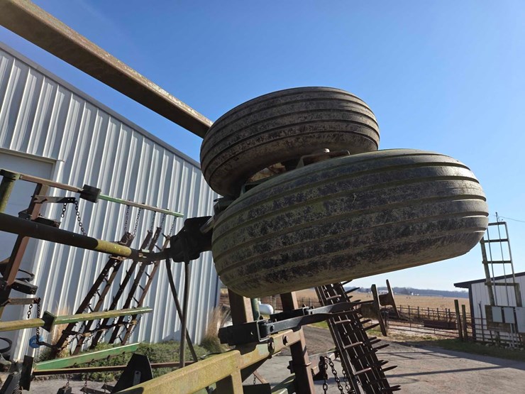 24'-farmhand-sf-4300-soil-finisher-image-11