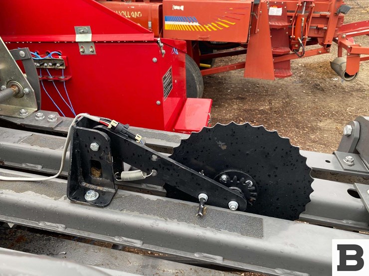 massey-ferguson-1844s-image-35