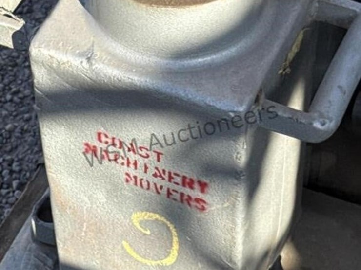 pallet-of-hydraulic-jacks-image-6