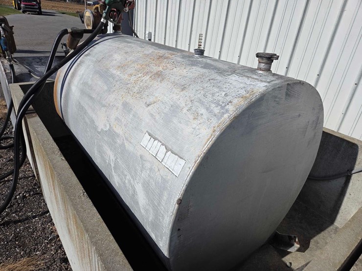 550-gallon-fuel-tank-w/-fill-rite-pump-&-tokheim-meter-image-7