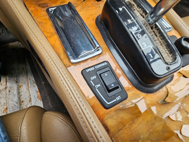 #21242-•-1990-jaguar-xjs-passenger-car-image-34