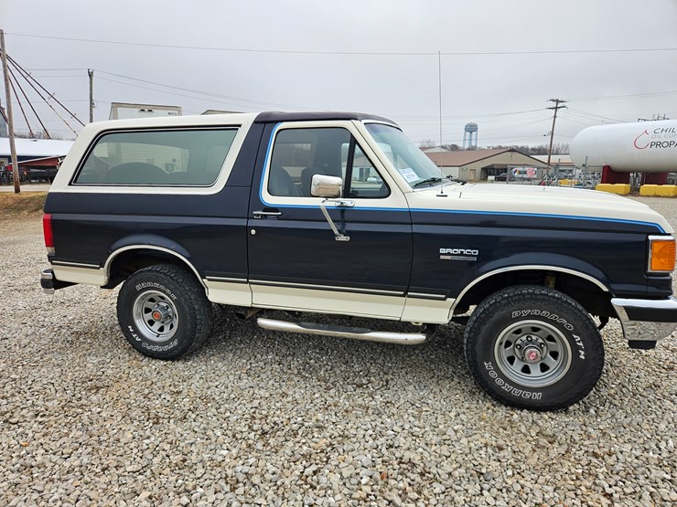 1989-ford-bronco-image-16