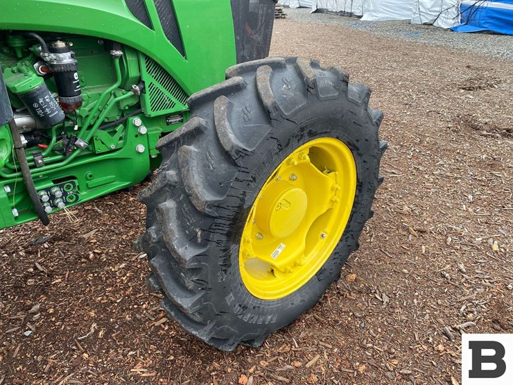 2018-john-deere-5090m-image-38