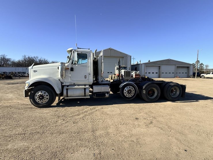 #1974-•-2008-international-eagle-day-cab-truck-tractor-image-2