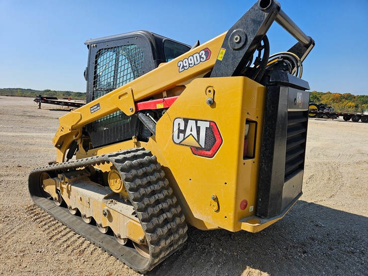 2023-caterpillar-299d3-image-8