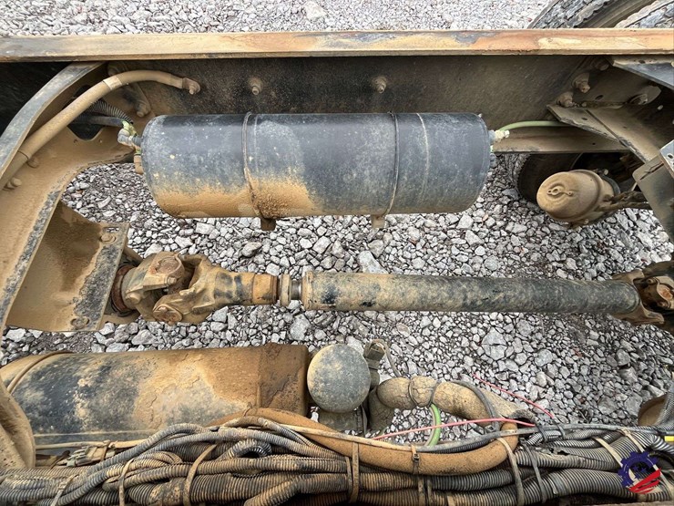 2013-freightliner-m2-s/a-cab-&-chassis-image-23