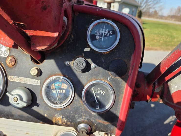 case-ih-560-image-53