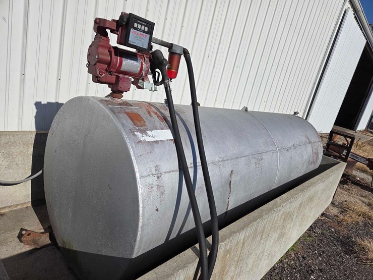 1100-gallon-fuel-tank-w/-fill-rite-35-gpm-pump-&-meter-image-1