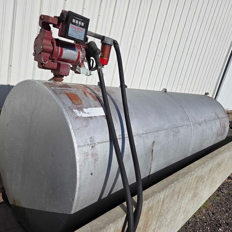 1100 gallon fuel tank w/ Fill Rite 35 gpm pump & meter