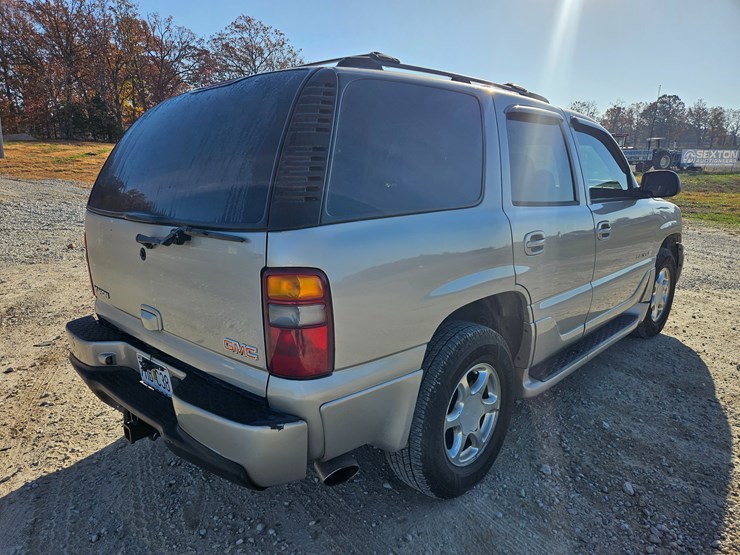 2004-gmc-yukon-image-11