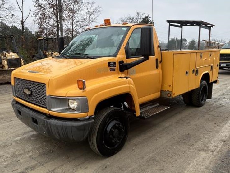 #1017-•-2005-chevrolet-c4500-service-truck-image-1