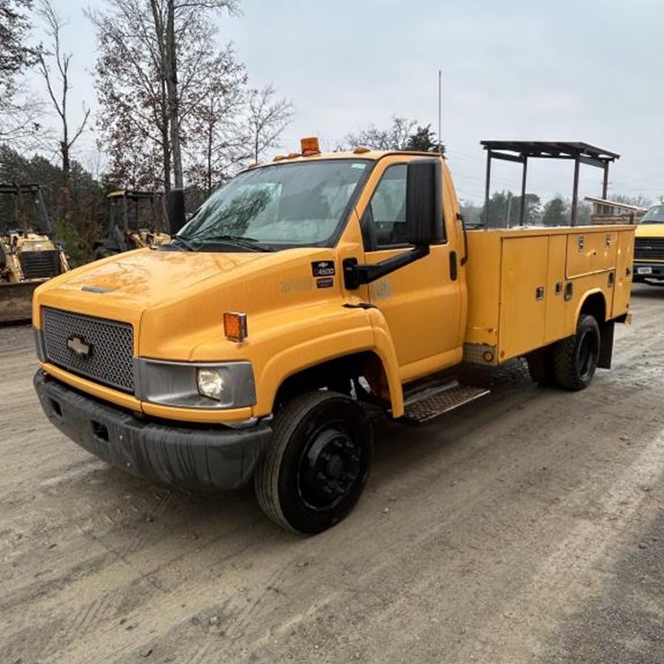 #1017 • 2005 Chevrolet C4500 Service Truck