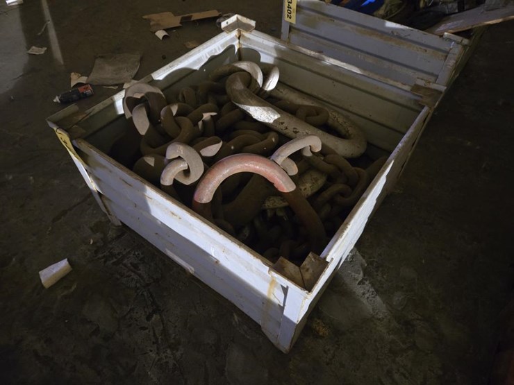#3401-•-steel-crate-w/-misc.-heavy-duty-chains-image-4
