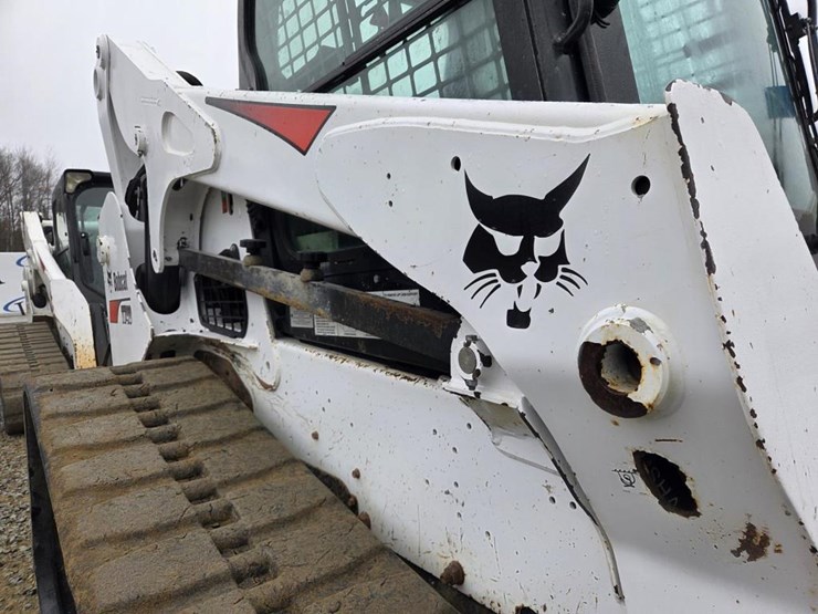 2020-bobcat-t740-image-14