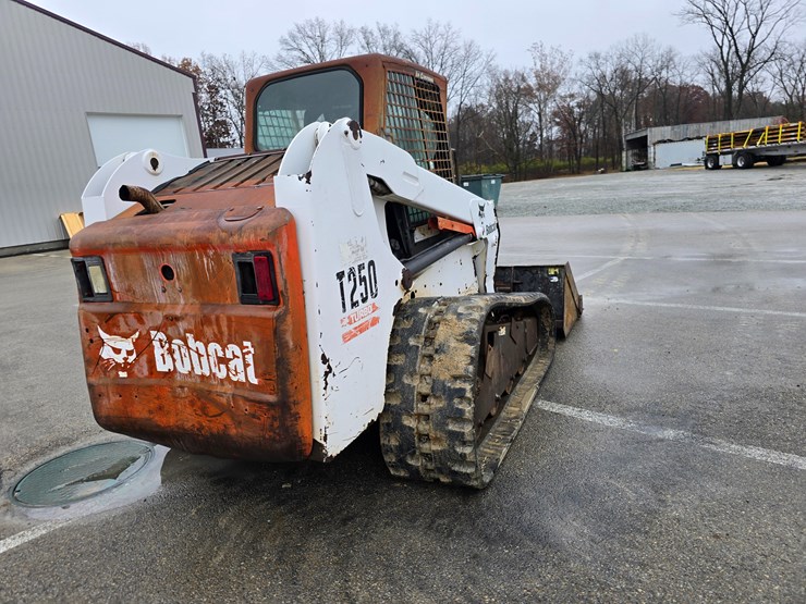 bobcat-t250-image-22